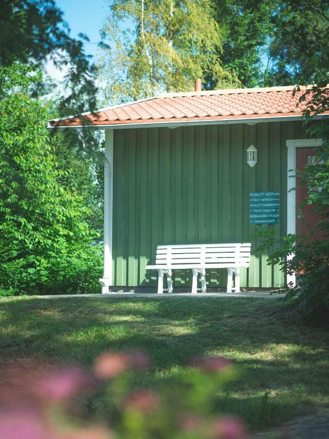 Bjoerkbackens Stugby I Vimmerby Luaran gambar